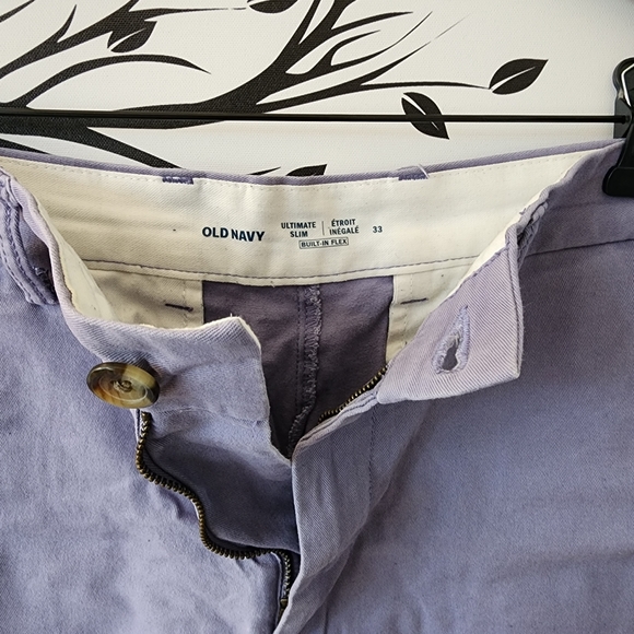 Old Navy Slim Fit Flex Chino Shorts (Medium) - Picture 2 of 3